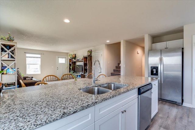 5260 N Cambridge, Bel Aire, KS 67226