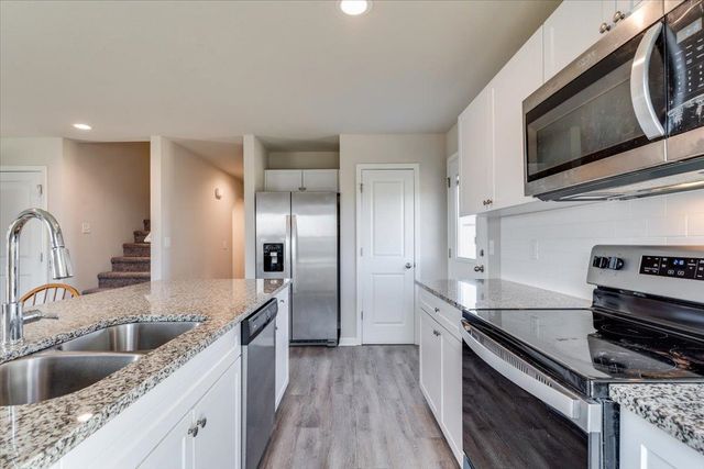 5260 N Cambridge, Bel Aire, KS 67226