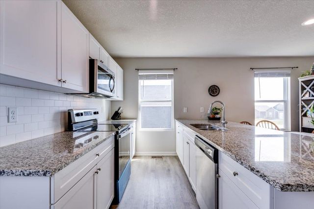 5260 N Cambridge, Bel Aire, KS 67226