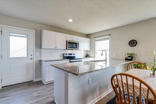 5260 N Cambridge, Bel Aire, KS 67226