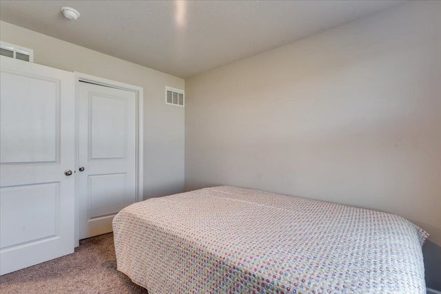 5260 N Cambridge, Bel Aire, KS 67226