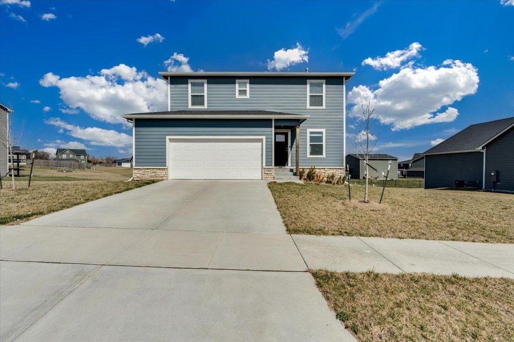 5260 N Cambridge, Bel Aire, KS 67226