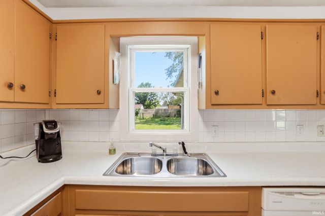 6118 Aragon Drive, Fort Wayne, IN 46818