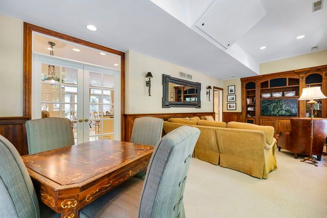 45 E Cedar Street 200, Chicago, IL 60611