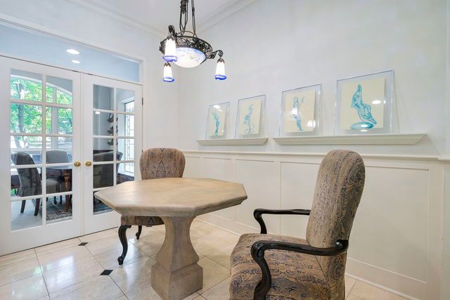 45 E Cedar Street 200, Chicago, IL 60611