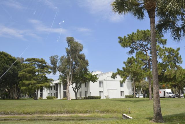 3726 Savoy Lane D2, West Palm Beach, FL 33417