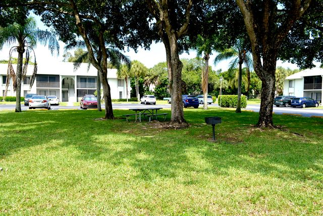 3726 Savoy Lane D2, West Palm Beach, FL 33417