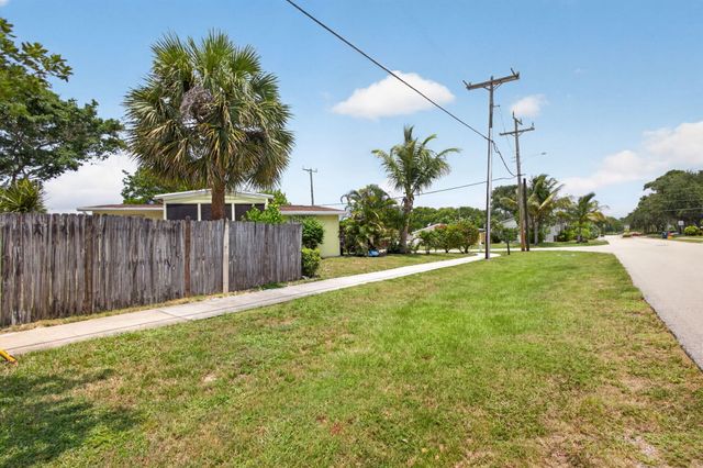 1220 Cherokee Street, Jupiter, FL 33458