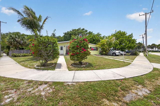 1220 Cherokee Street, Jupiter, FL 33458