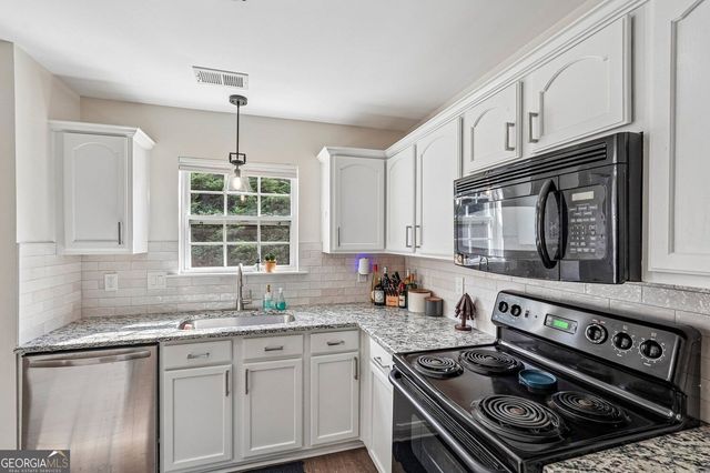 546 Fox Creek Crossing, Woodstock, GA 30188