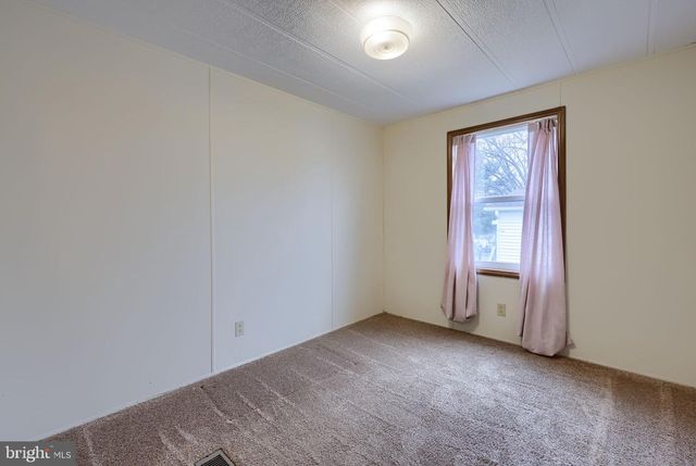 205 GREYFIELD DR, Lancaster, PA 17603