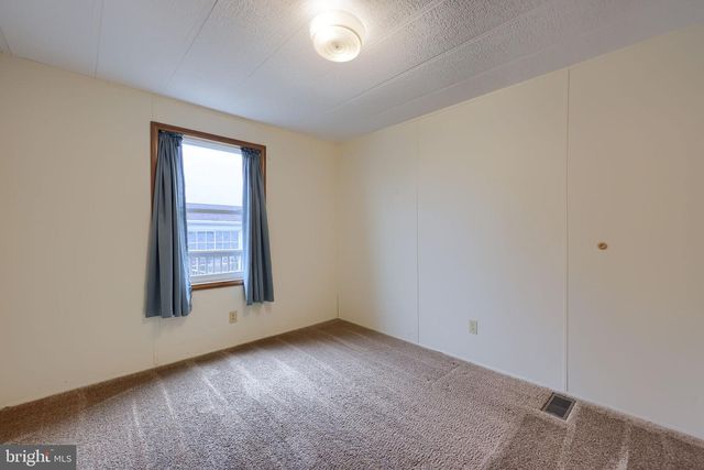 205 GREYFIELD DR, Lancaster, PA 17603