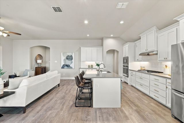 915 Timber Ridge Drive, Justin, TX 76247