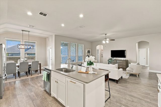 915 Timber Ridge Drive, Justin, TX 76247
