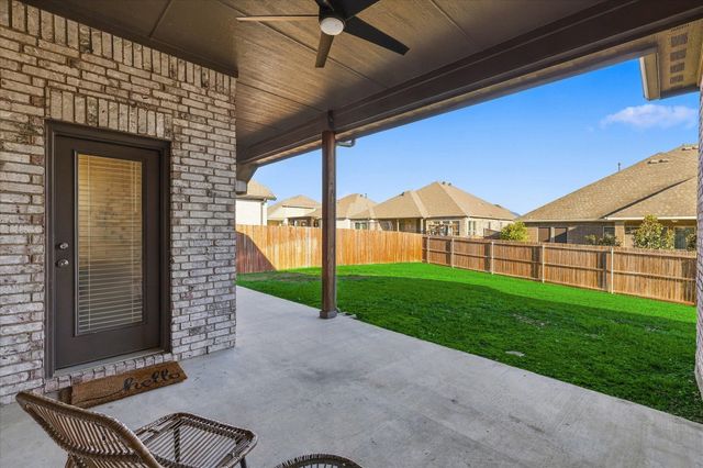 915 Timber Ridge Drive, Justin, TX 76247