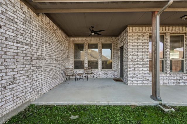 915 Timber Ridge Drive, Justin, TX 76247