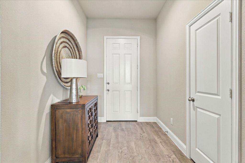 915 Timber Ridge Drive, Justin, TX 76247 — photo 3