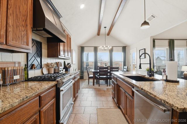 513 W 51st Place, Sand Springs, OK 74063