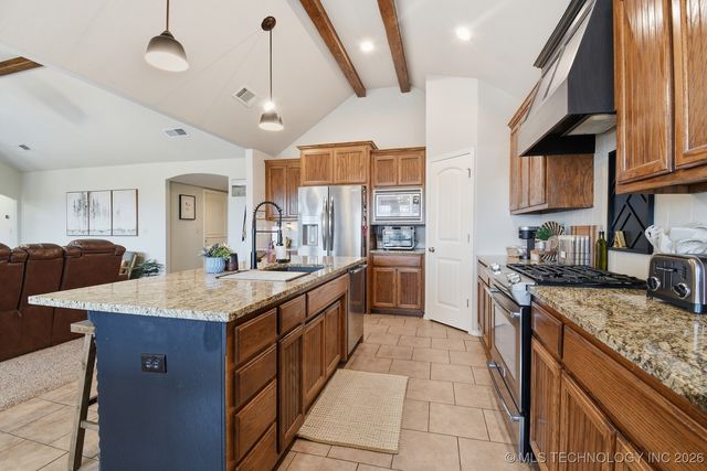 513 W 51st Place, Sand Springs, OK 74063