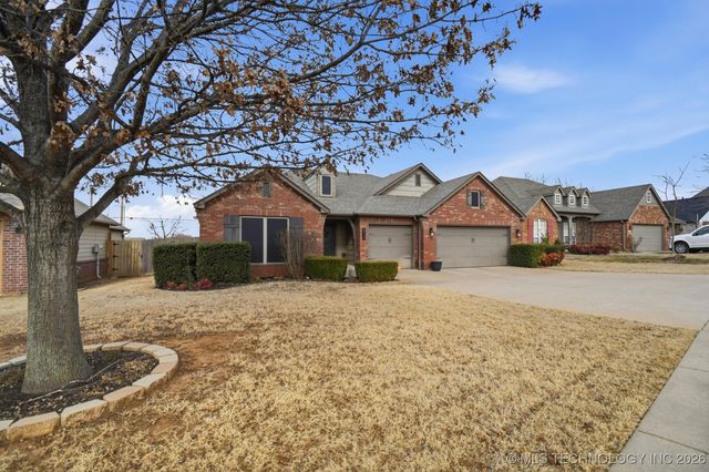 513 W 51st Place, Sand Springs, OK 74063
