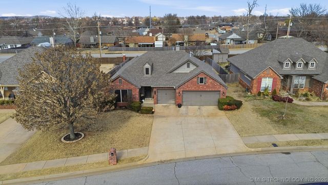513 W 51st Place, Sand Springs, OK 74063
