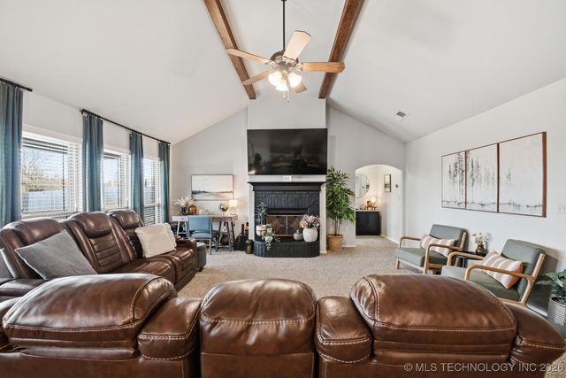 513 W 51st Place, Sand Springs, OK 74063