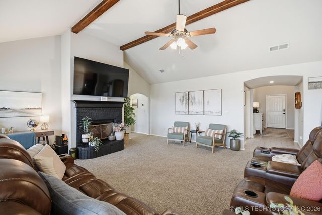 513 W 51st Place, Sand Springs, OK 74063