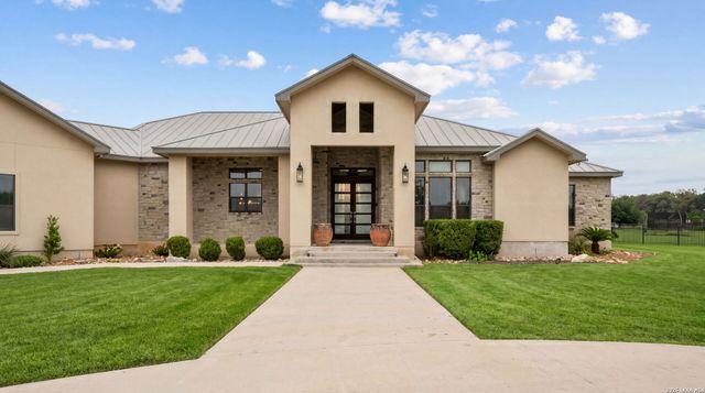 140 ENTRE RIOS BLVD, New Braunfels, TX 78132