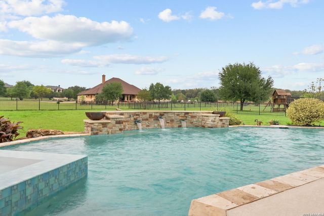 140 ENTRE RIOS BLVD, New Braunfels, TX 78132