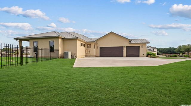 140 ENTRE RIOS BLVD, New Braunfels, TX 78132