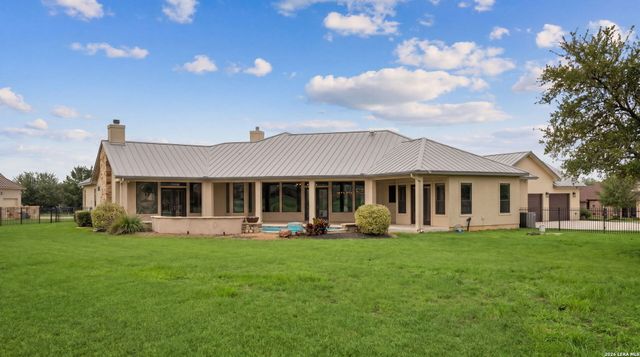 140 ENTRE RIOS BLVD, New Braunfels, TX 78132