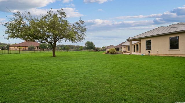 140 ENTRE RIOS BLVD, New Braunfels, TX 78132