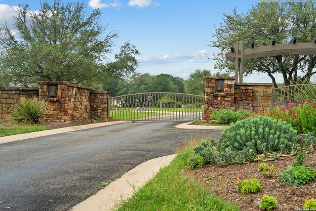 140 ENTRE RIOS BLVD, New Braunfels, TX 78132