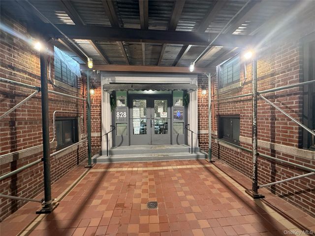 828 Gerard 5C, Bronx, NY 10451