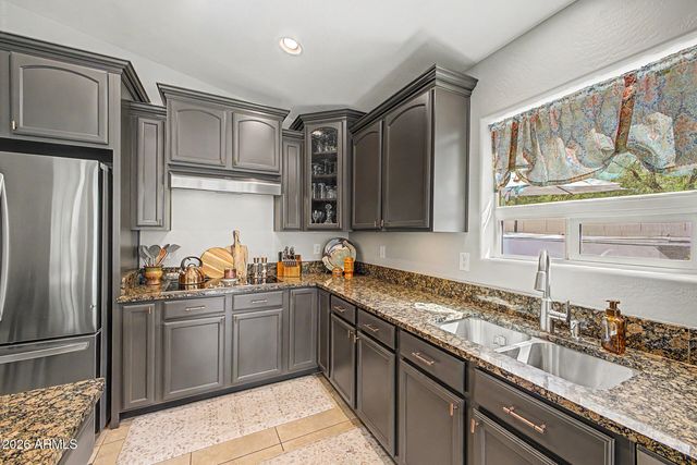 9535 W HARMONY Lane, Peoria, AZ 85382