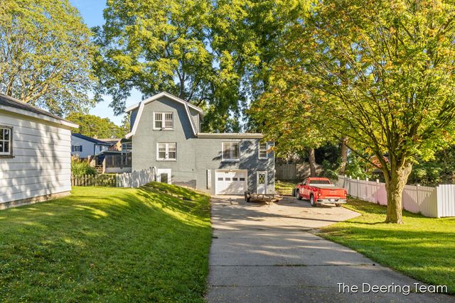 1621 Southampton Drive SE, Grand Rapids, MI 49508