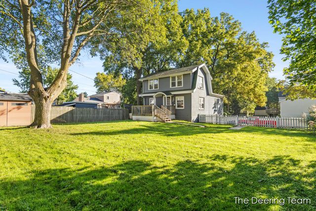 1621 Southampton Drive SE, Grand Rapids, MI 49508