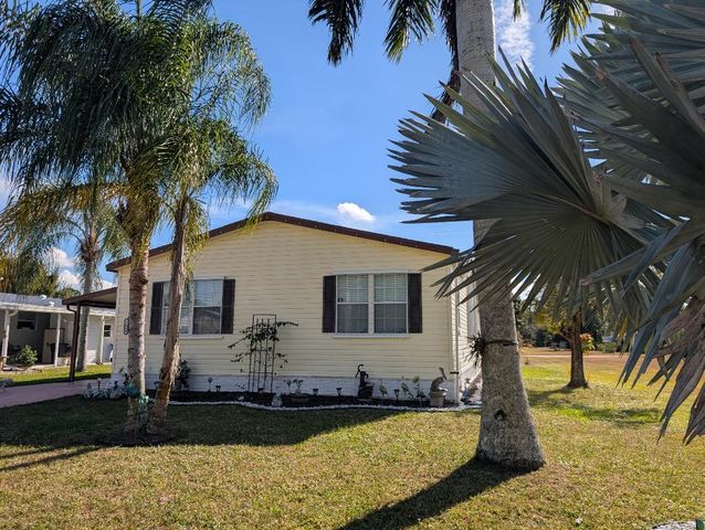 2460 SW Versailles Terrace, Stuart, FL 34997