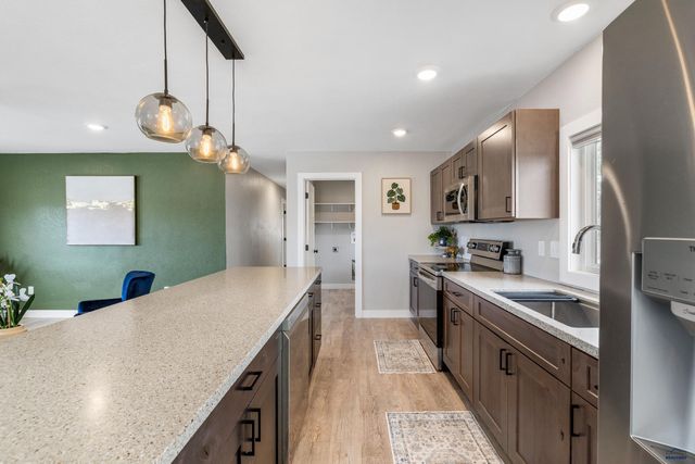 324 OAKLAND, Rapid City, SD 57701