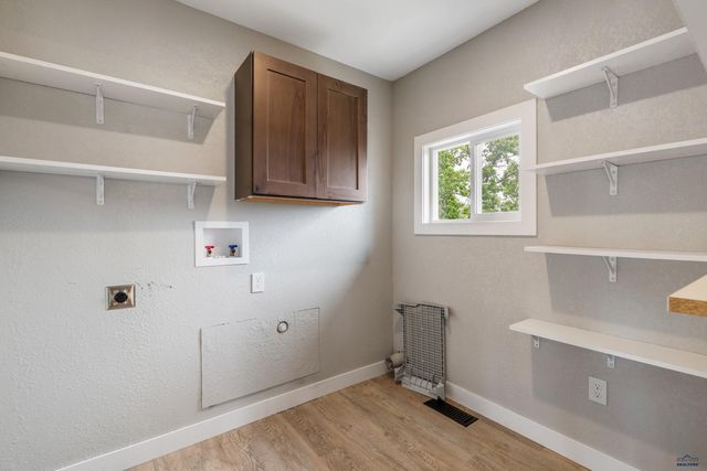 324 OAKLAND, Rapid City, SD 57701