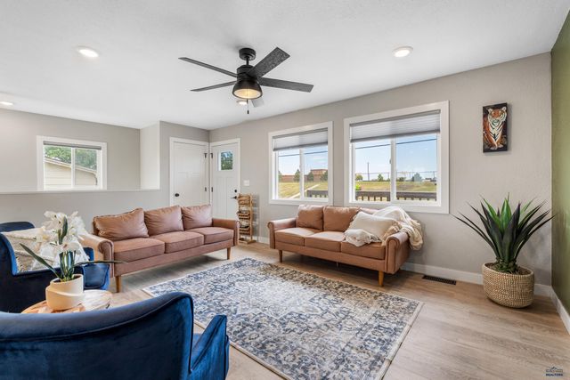 324 OAKLAND, Rapid City, SD 57701