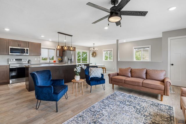 324 OAKLAND, Rapid City, SD 57701