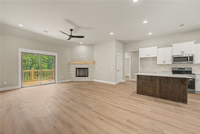 3 Kings Lynn Lane, Bella Vista, AR 72715