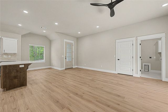 3 Kings Lynn Lane, Bella Vista, AR 72715