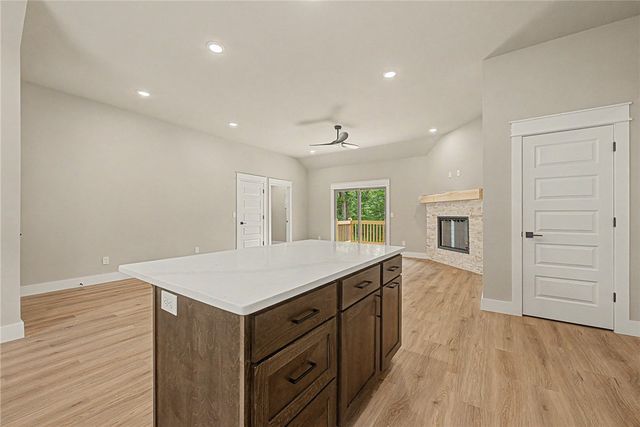 3 Kings Lynn Lane, Bella Vista, AR 72715