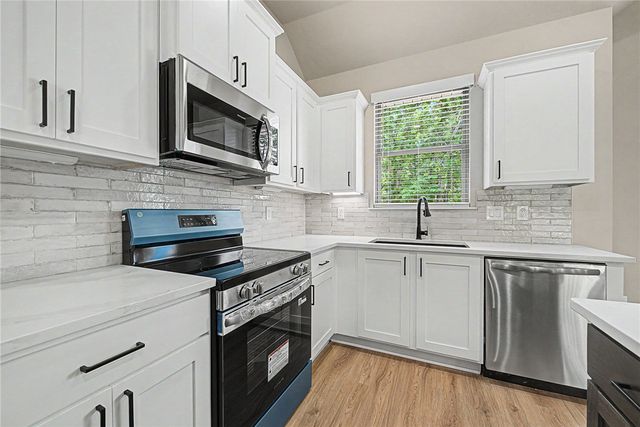 3 Kings Lynn Lane, Bella Vista, AR 72715