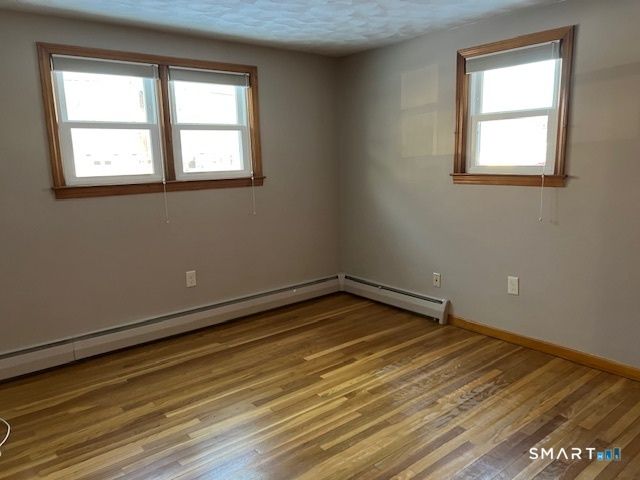 12 Dune Road, Enfield, CT 06082