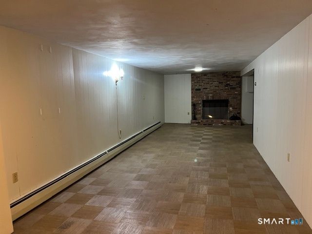 12 Dune Road, Enfield, CT 06082