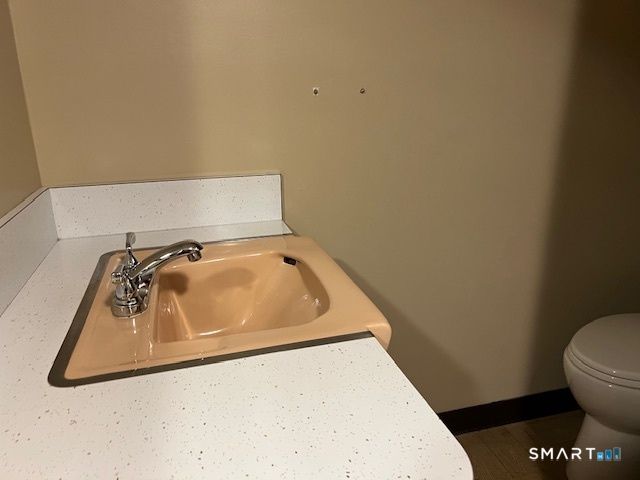 12 Dune Road, Enfield, CT 06082