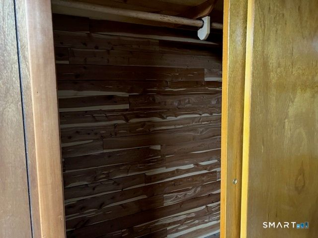 12 Dune Road, Enfield, CT 06082